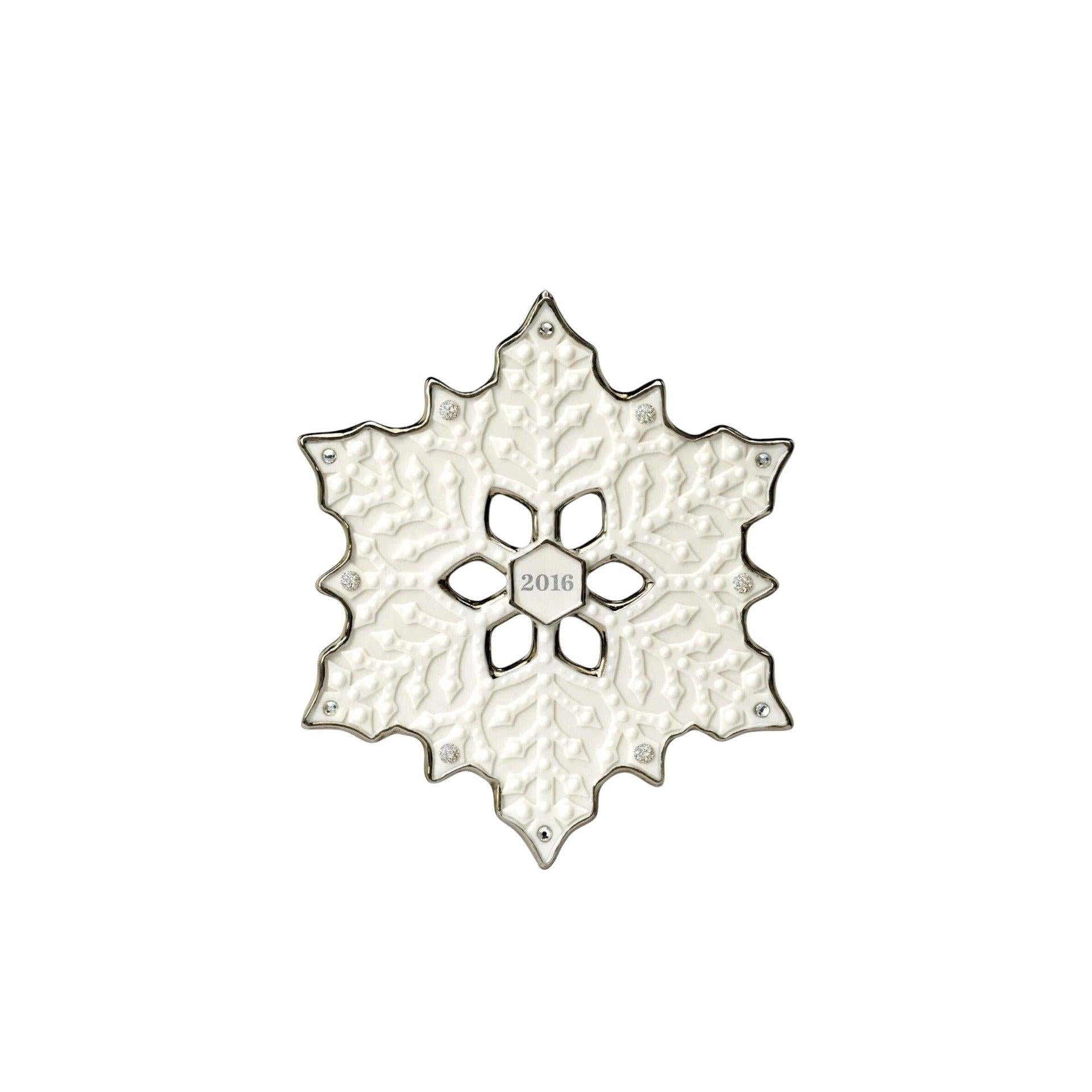 2016 Snowflake Hallmark Ornament (Snowflake) QGO1491 Image1