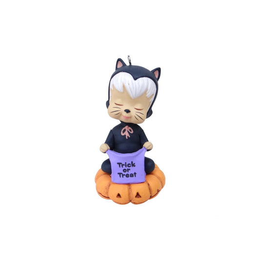 2016 Sweet Trick-Or-Treater Hallmark Ornament (Halloween) QXI3554 Image1