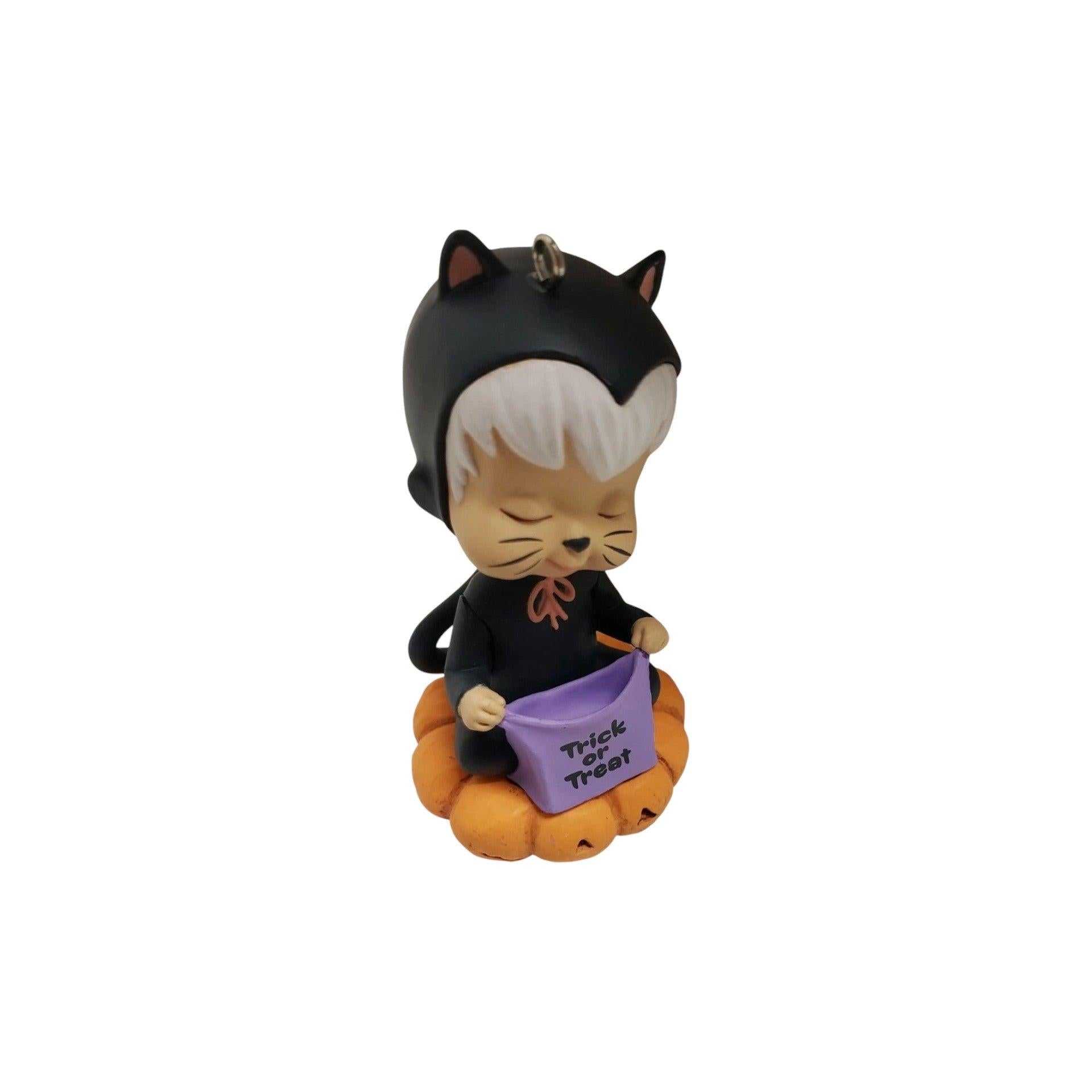 2016 Sweet Trick-Or-Treater Hallmark Ornament (Halloween) QXI3554 Image3