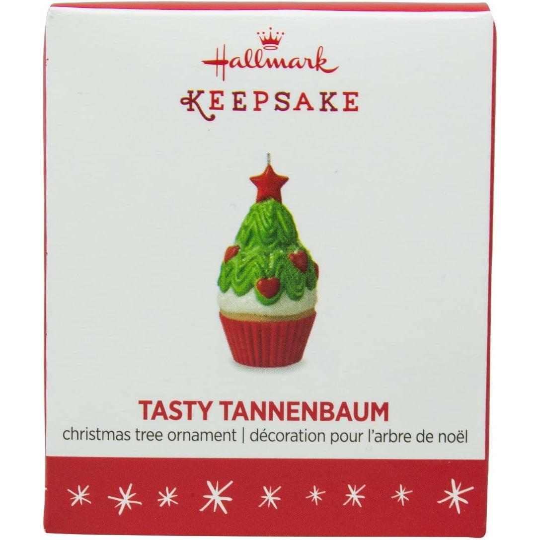 2016 Tasty Tannenbaum Hallmark Ornament (Cupcake) QXM8584