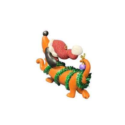 2016 Wiener Wonderland Hallmark Ornament (Animal) QGO1044