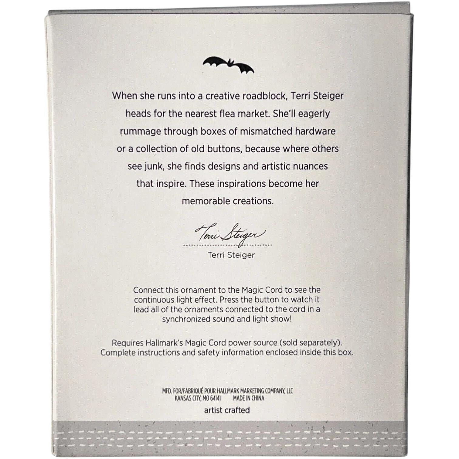 2017 Mysterious Manor Hallmark Ornament (Halloween) QFO5252