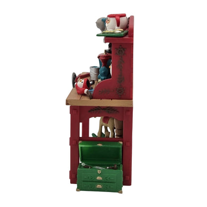 2017 Santa's Workbench Hallmark Ornament (Kringles) QXC5024