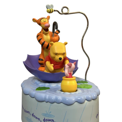 2017 A Blustery Day Hallmark Ornament (Winnie the Pooh) QXD6165