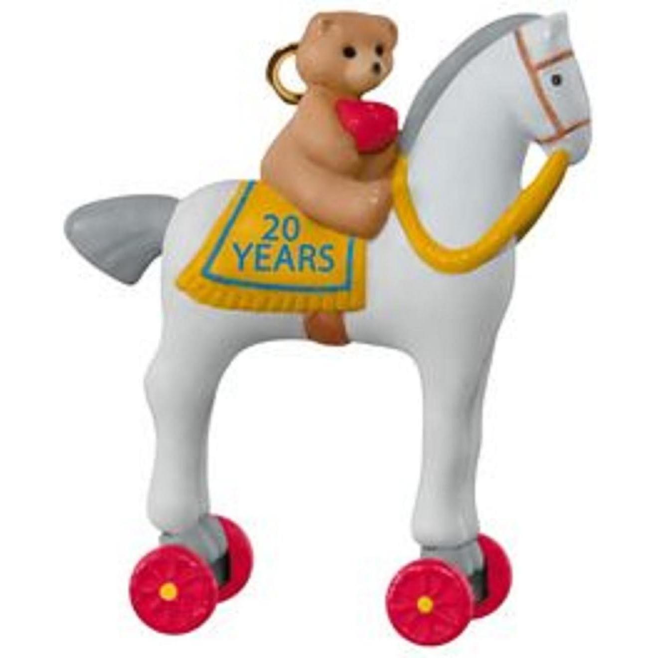 QXE3172 2017 A Little Pony For Christmas (A Pony for Christmas) Image1