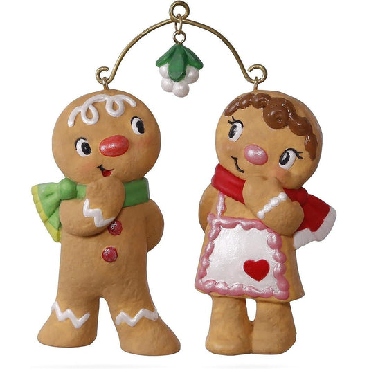 2017 Cookie Couple Hallmark Ornament (Gingerbread) QGO1295