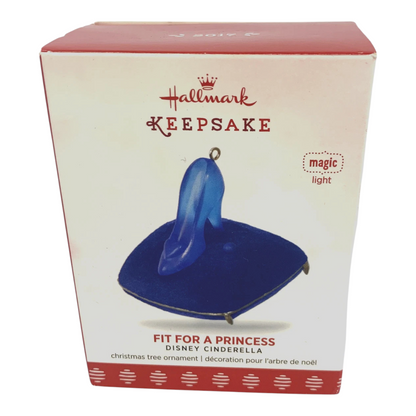 2017 Fit for a Princess Hallmark Ornament (Cinderella) QXM8105