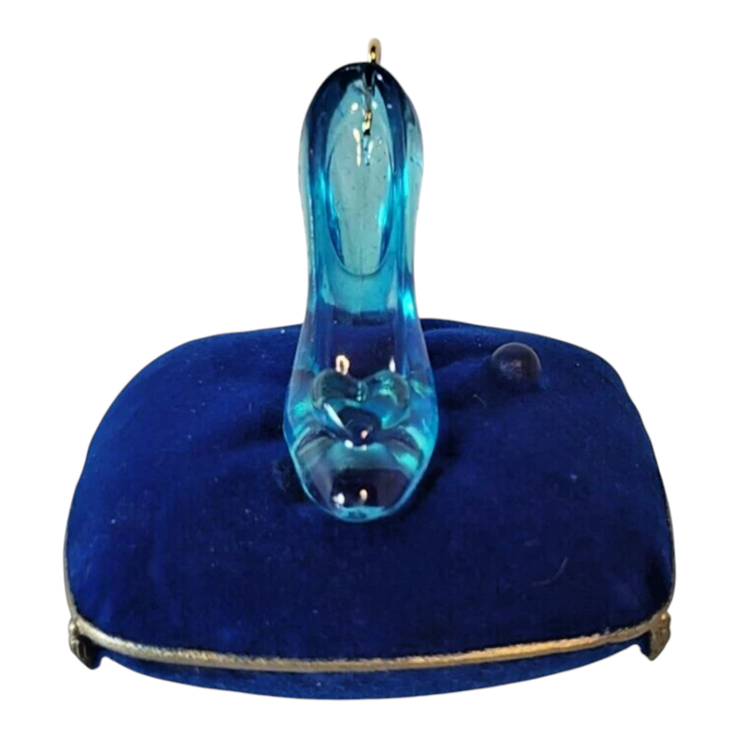 2017 Fit for a Princess Hallmark Ornament (Cinderella) QXM8105