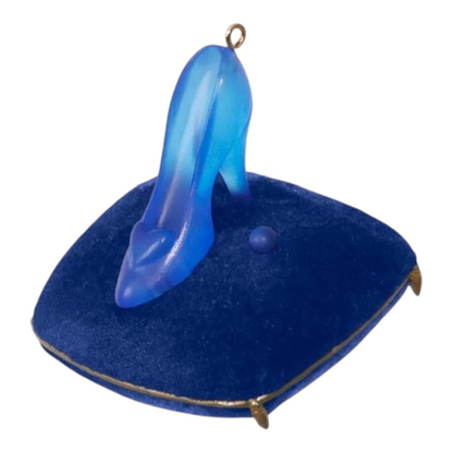 2017 Fit for a Princess Hallmark Ornament (Cinderella) QXM8105