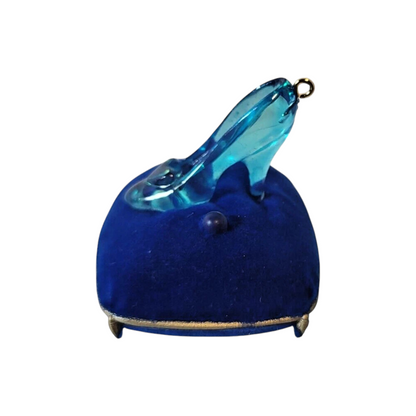 2017 Fit for a Princess Hallmark Ornament (Cinderella) QXM8105