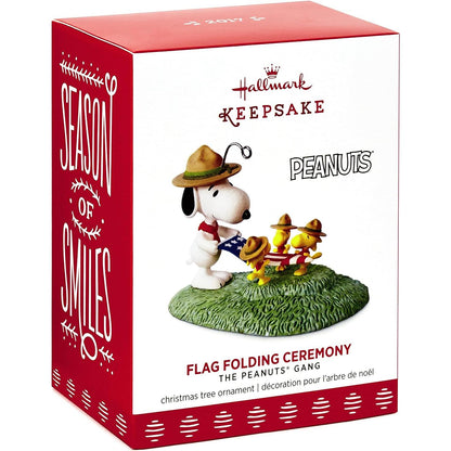 2017 Flag Folding Ceremony Hallmark Ornament (Peanuts) QXI3295