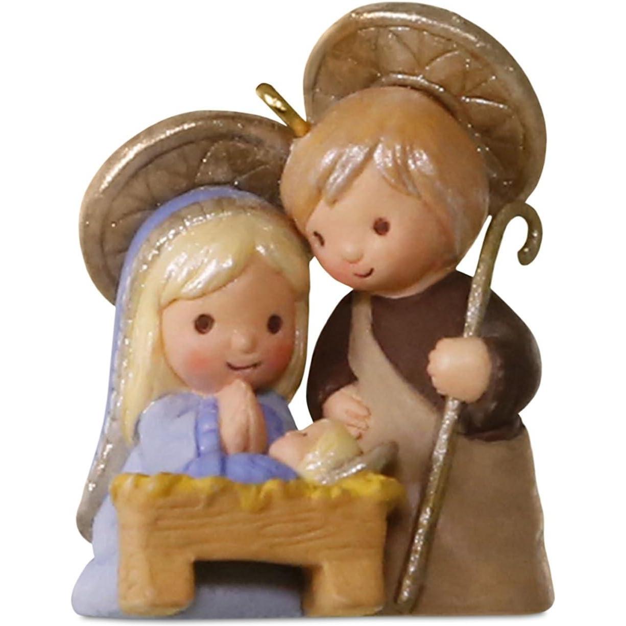QXM8595 2017 Ll'l Holy Family (Nativity) Image1
