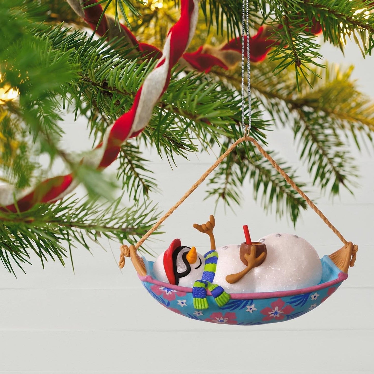 2017 Mele Kalikimaka Hallmark Ornament (Beach) QGO1052