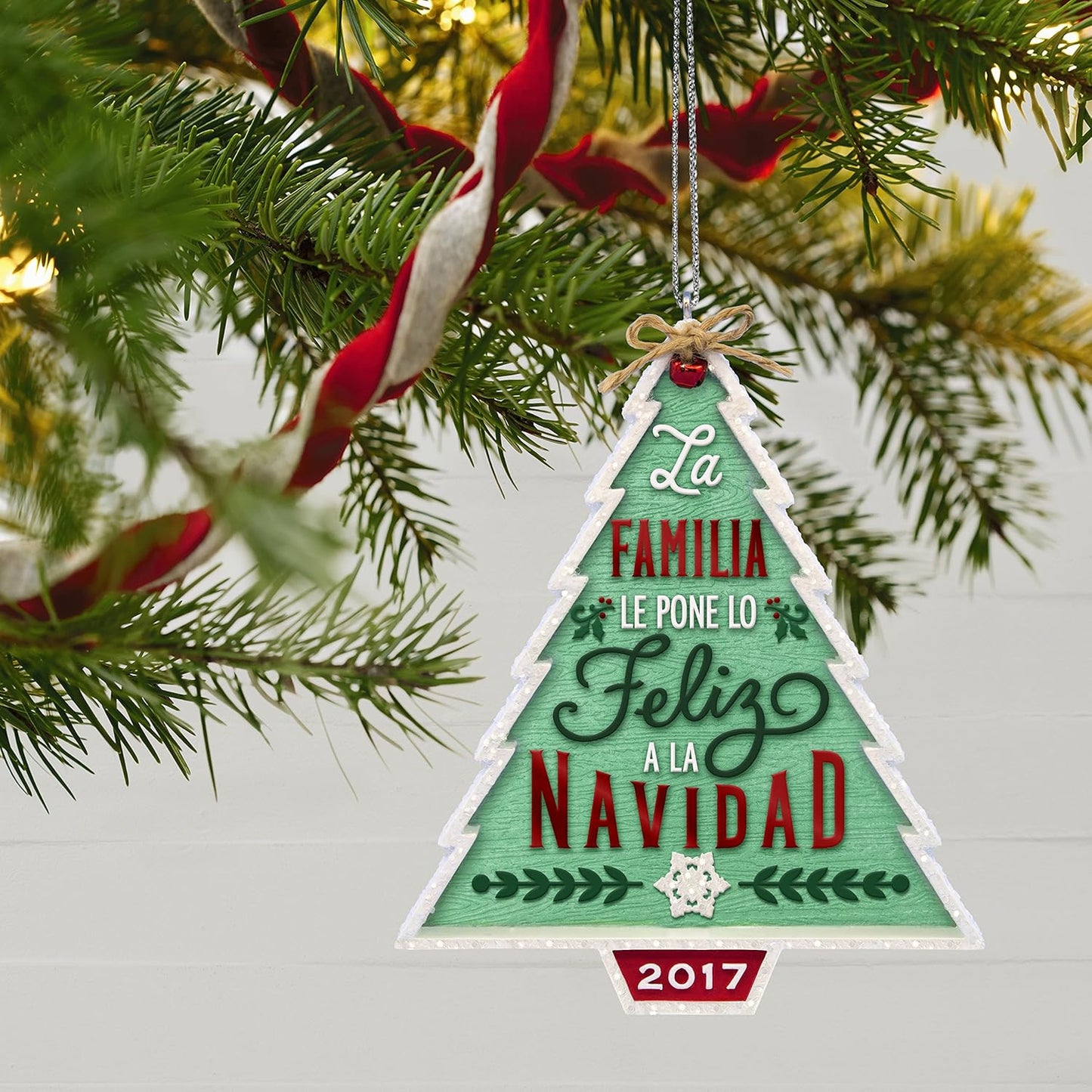 2017 Nuestra Familia... Nuestra Vavidad Hallmark Ornament (Christmas Tree) QSM7822