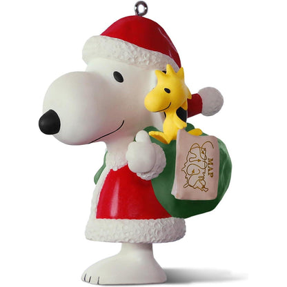 2017 Spotlight On Snoopy Hallmark Ornament (Peanuts) QXI3285