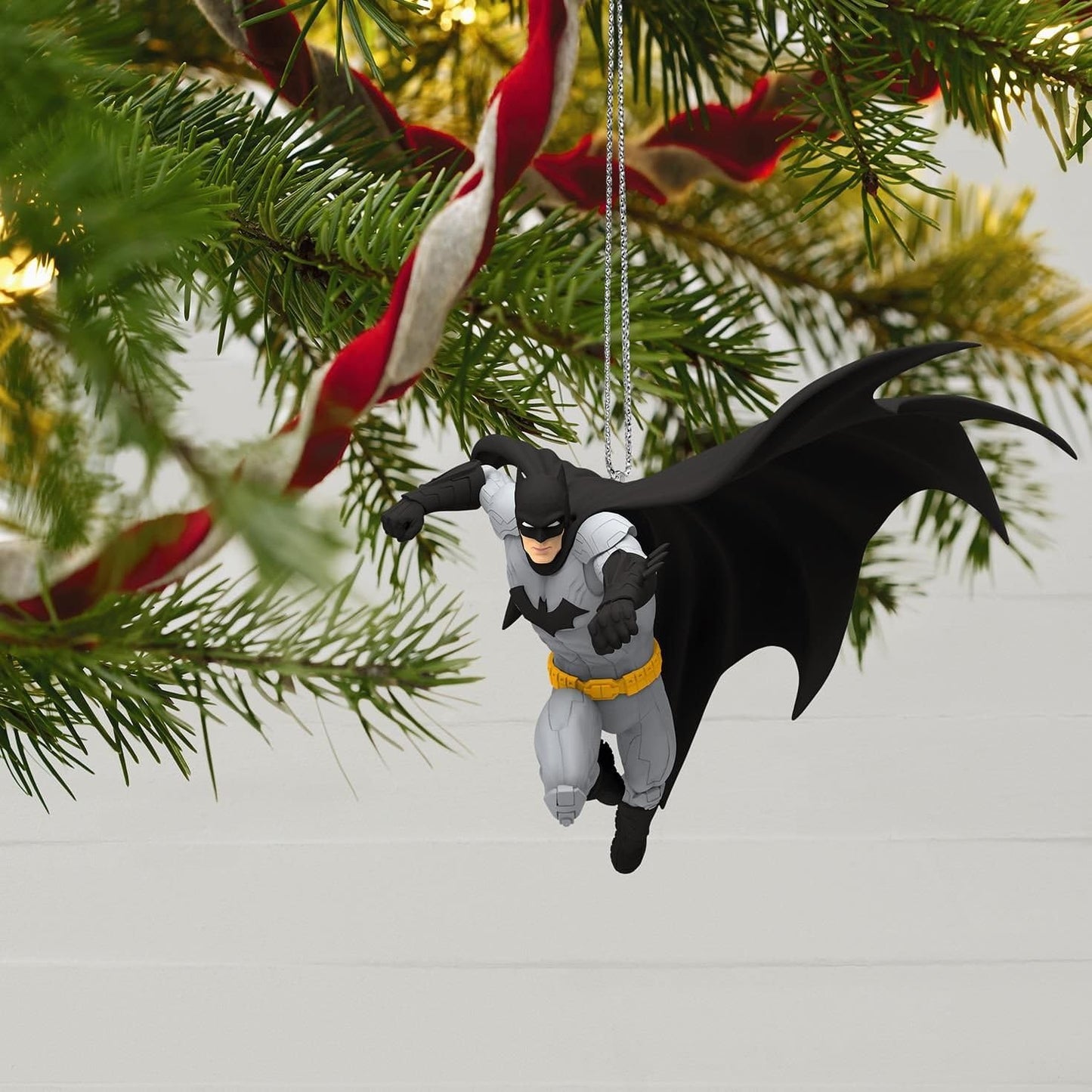 2017 The Guardian of Gotham City Hallmark Ornament (Super Heroes) QXI3055