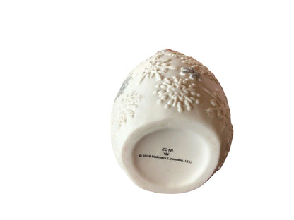 2018 Feeding the Flock Hallmark Ornament (Snowmen) QK6426