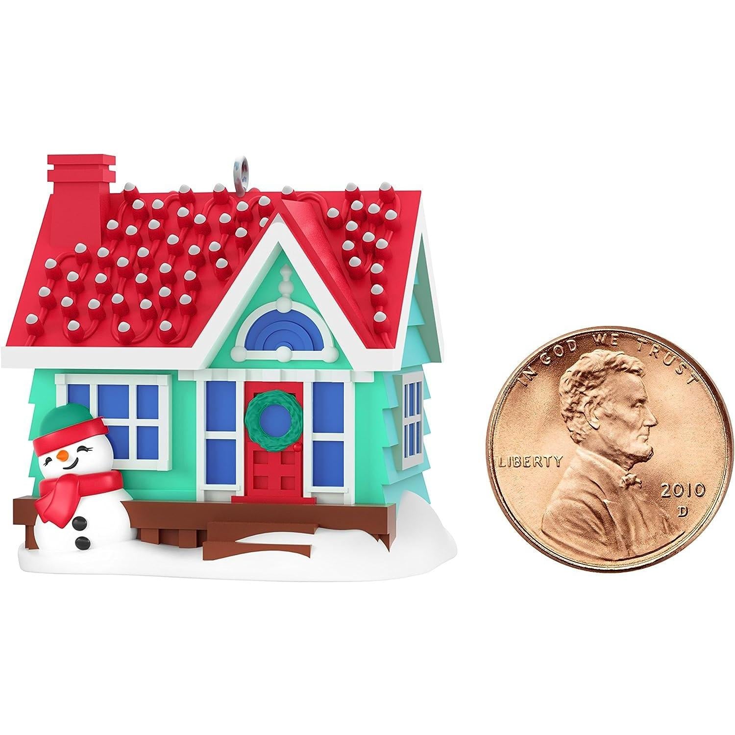 2018 Holiday House Hallmark Ornament (Home) QXM8226