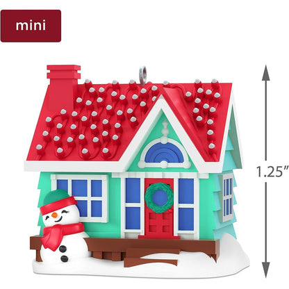 2018 Holiday House Hallmark Ornament (Home) QXM8226
