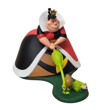 2018 Queen of Hearts Hallmark Ornament (Alice in Wonderland) QXF3183