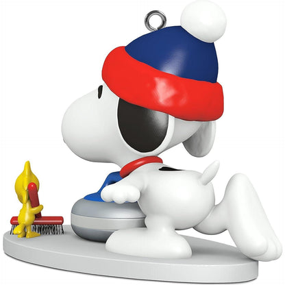 2018 Winter Fun with Snoopy Hallmark Ornament (Winter Fun with Snoopy) QXM8146