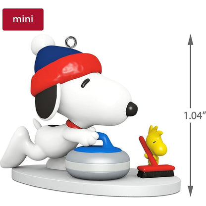 2018 Winter Fun with Snoopy Hallmark Ornament (Winter Fun with Snoopy) QXM8146