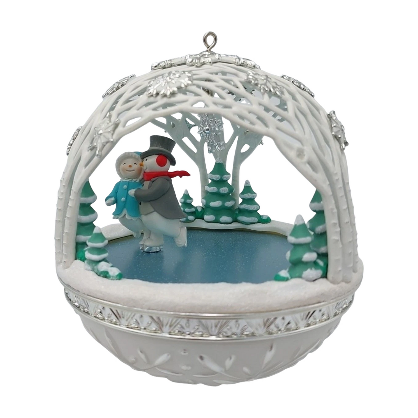 2018 Winter Wonderland Hallmark Ornament (Winter Wonderland) QXC5306