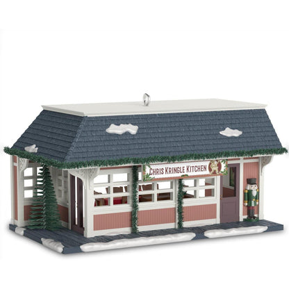 2018 Chris Kringle Kitchen Hallmark Ornament (Christmas in Evergreen) QGO2203