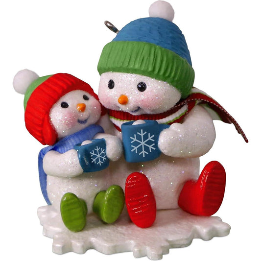 2018 Cocoa Cuddles Hallmark Ornament (Making Memories) QX9523