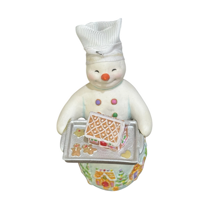 2018 Ginger N. Sweethaus Hallmark Ornament (Snowtop Lodge) QX9363