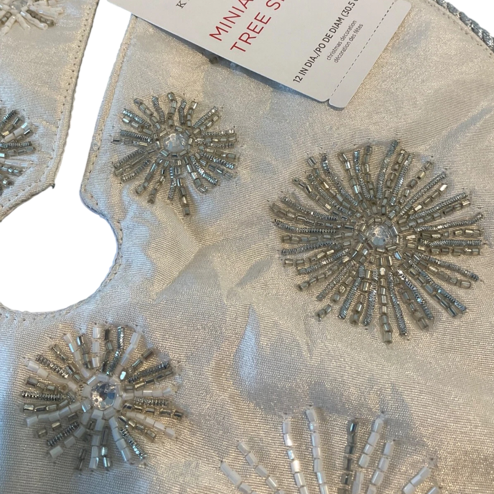 2018 Miniature Tree Skirt Hallmark Ornament (Snowflake) QSB6056