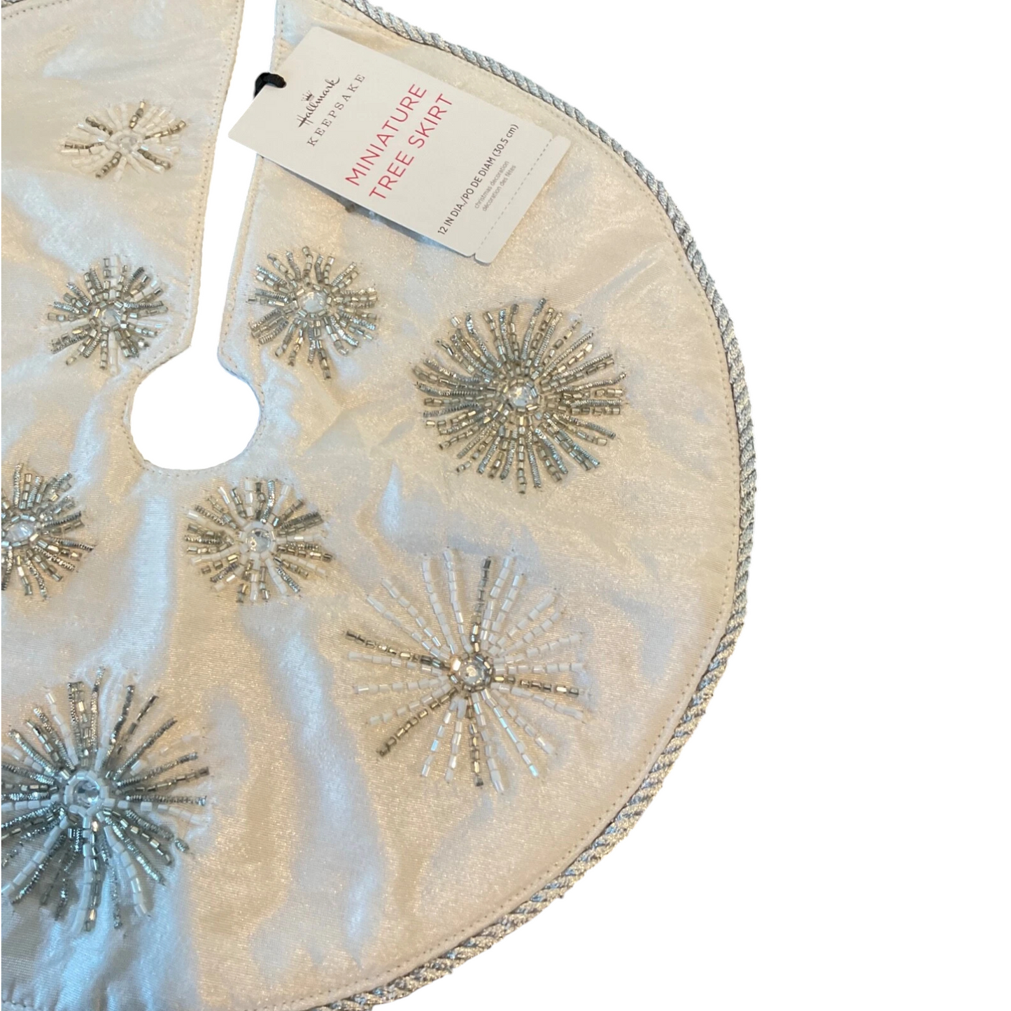 2018 Miniature Tree Skirt Hallmark Ornament (Snowflake) QSB6056