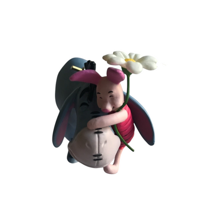 2019 A Hundred Acre Hug Hallmark Ornament (Winnie the Pooh) QXD6227