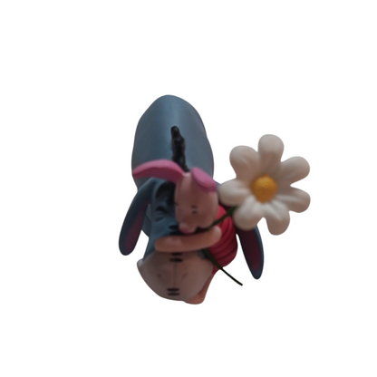 2019 A Hundred Acre Hug Hallmark Ornament (Winnie the Pooh) QXD6227