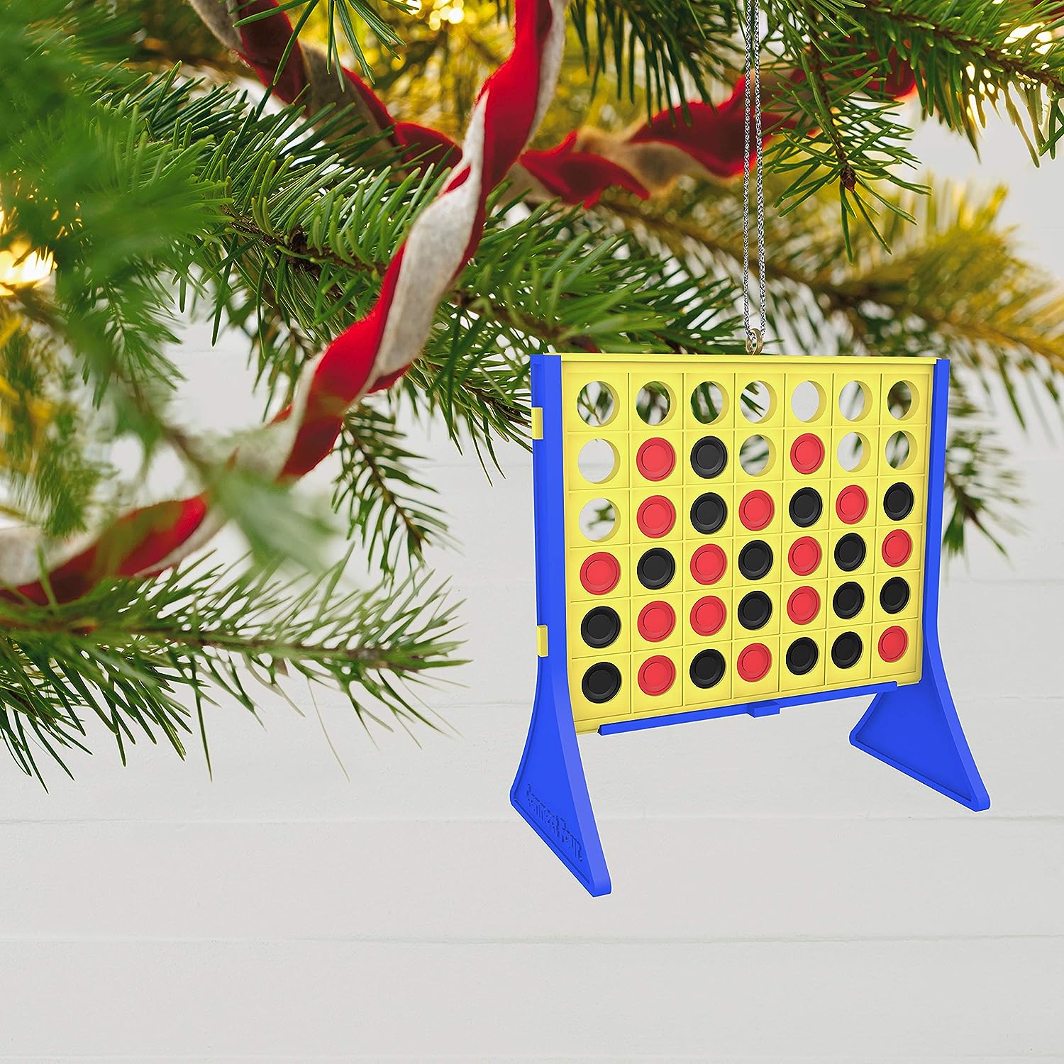 2019 Connect 4 Hallmark Ornament (Hasbro) QXI3499