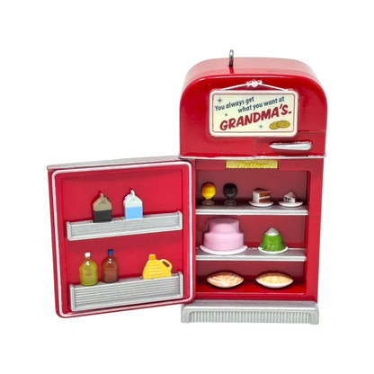 2019 Grandma's Fridge Hallmark Ornament (Kitchen) QGO2137