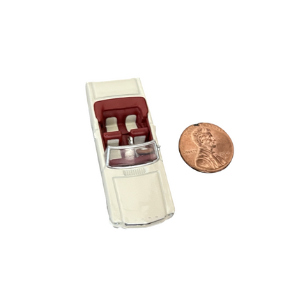 2019 Hallmark Ornament (1966) Ford Mustang Hallmark Ornament (Lil' Classic Cars) QXM8267