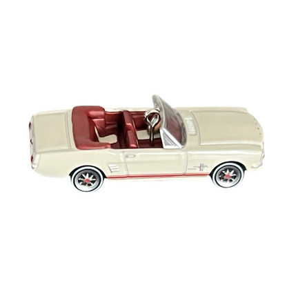 2019 Hallmark Ornament (1966) Ford Mustang Hallmark Ornament (Lil' Classic Cars) QXM8267