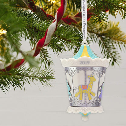 2019 GrandBaby's First Christmas Hallmark Ornament (Baby's First Christmas) QGO2379