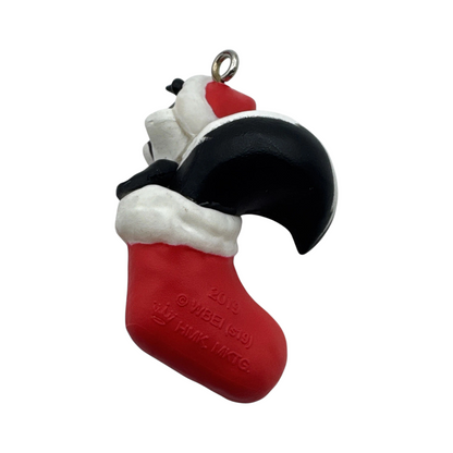 2019 Kiss-Mas Greetings Hallmark Ornament (Looney Tunes) QXI3317