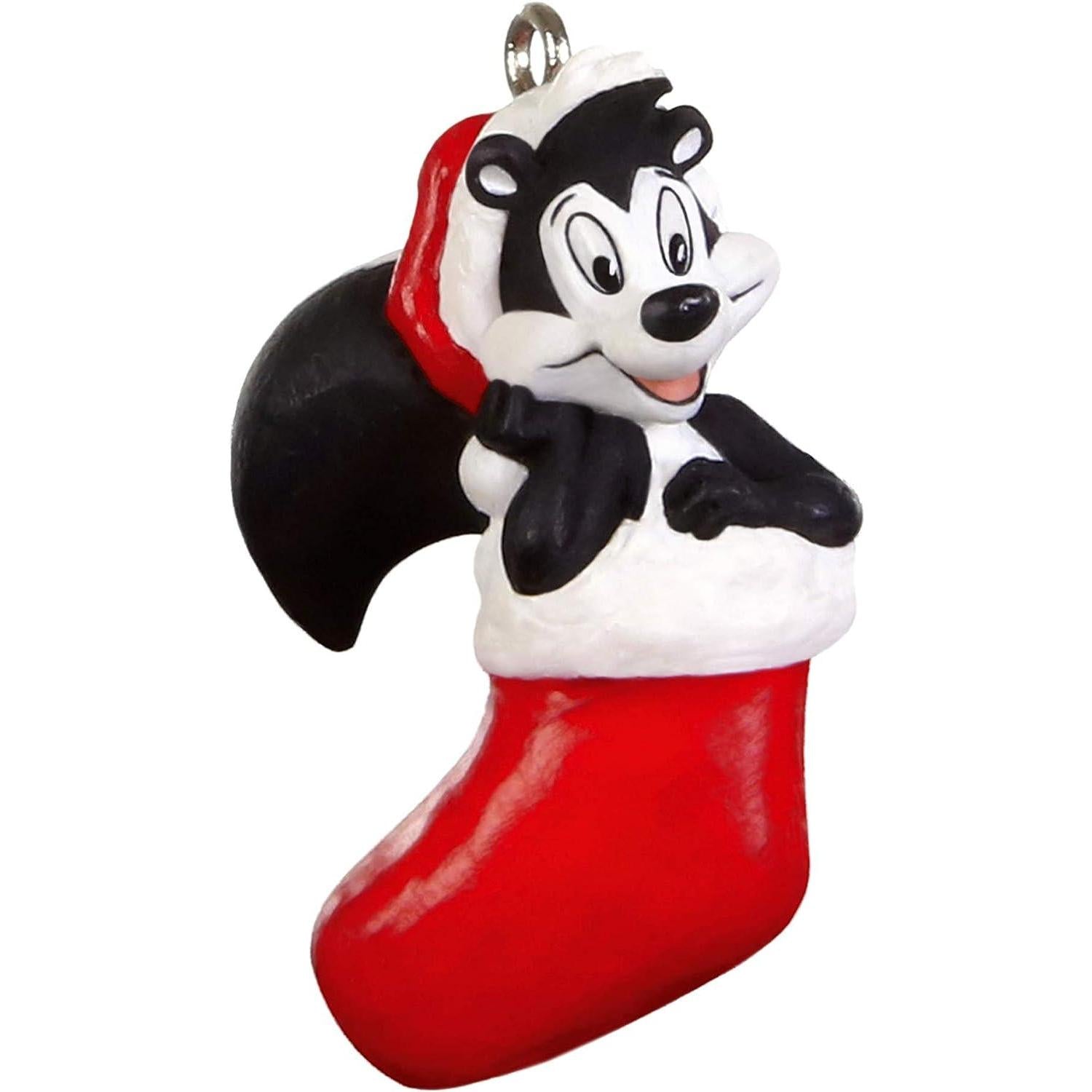 2019 Kiss-Mas Greetings Hallmark Ornament (Looney Tunes) QXI3317
