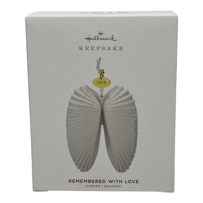 2019 Remembered with Love Hallmark Ornament (Seashell) QHX4047
