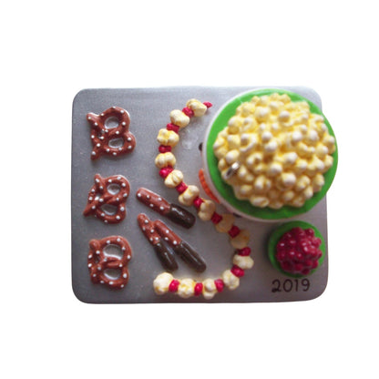 2019 Season's Treatings Hallmark Ornament (Season's Treatings) QXR9007