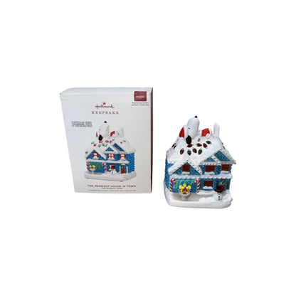2019 The Merriest House in Town Hallmark Ornament (Peanuts) QXI3707 Image8