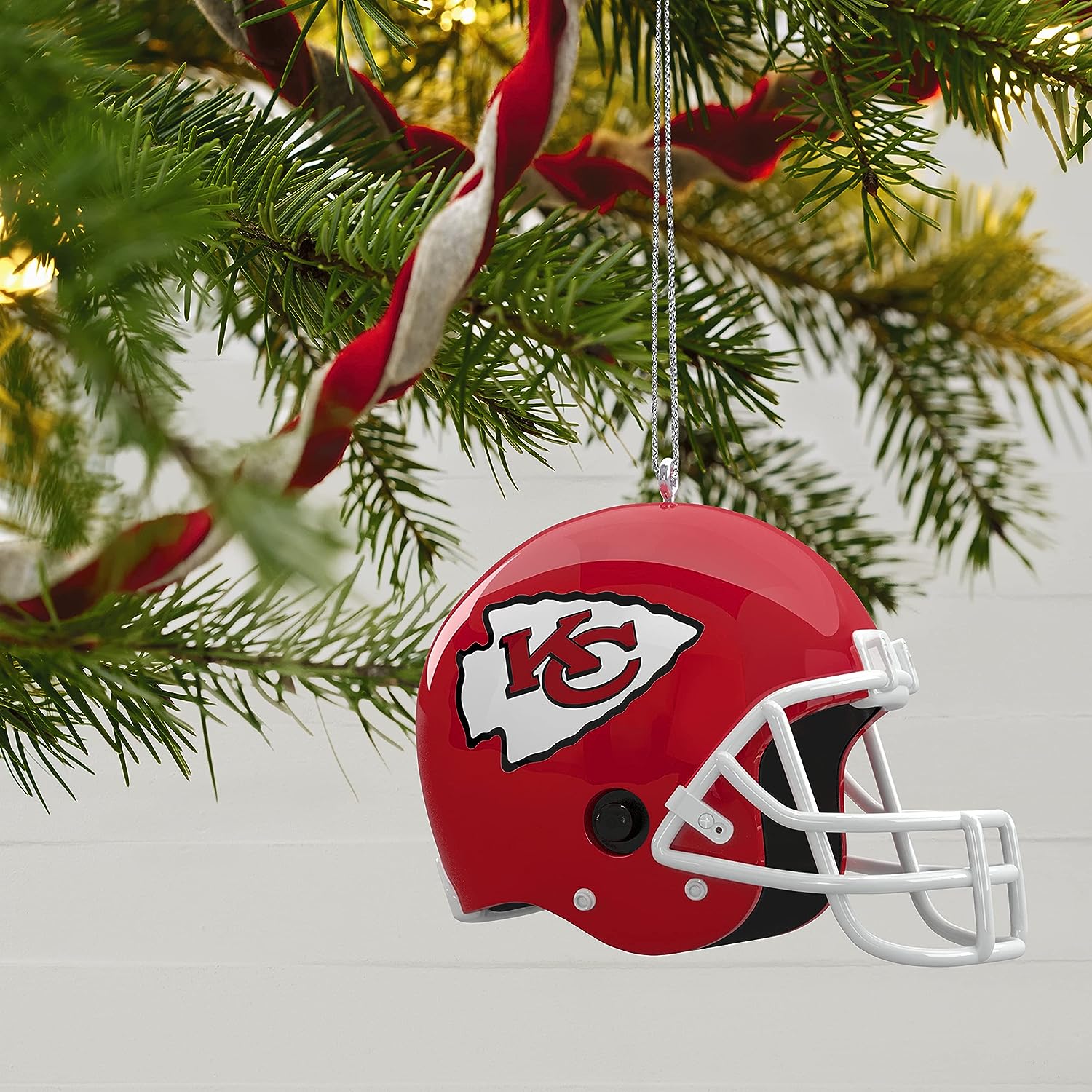 2020 Kansas City Chiefs Helmet Hallmark Ornament (NFL) QSR1131