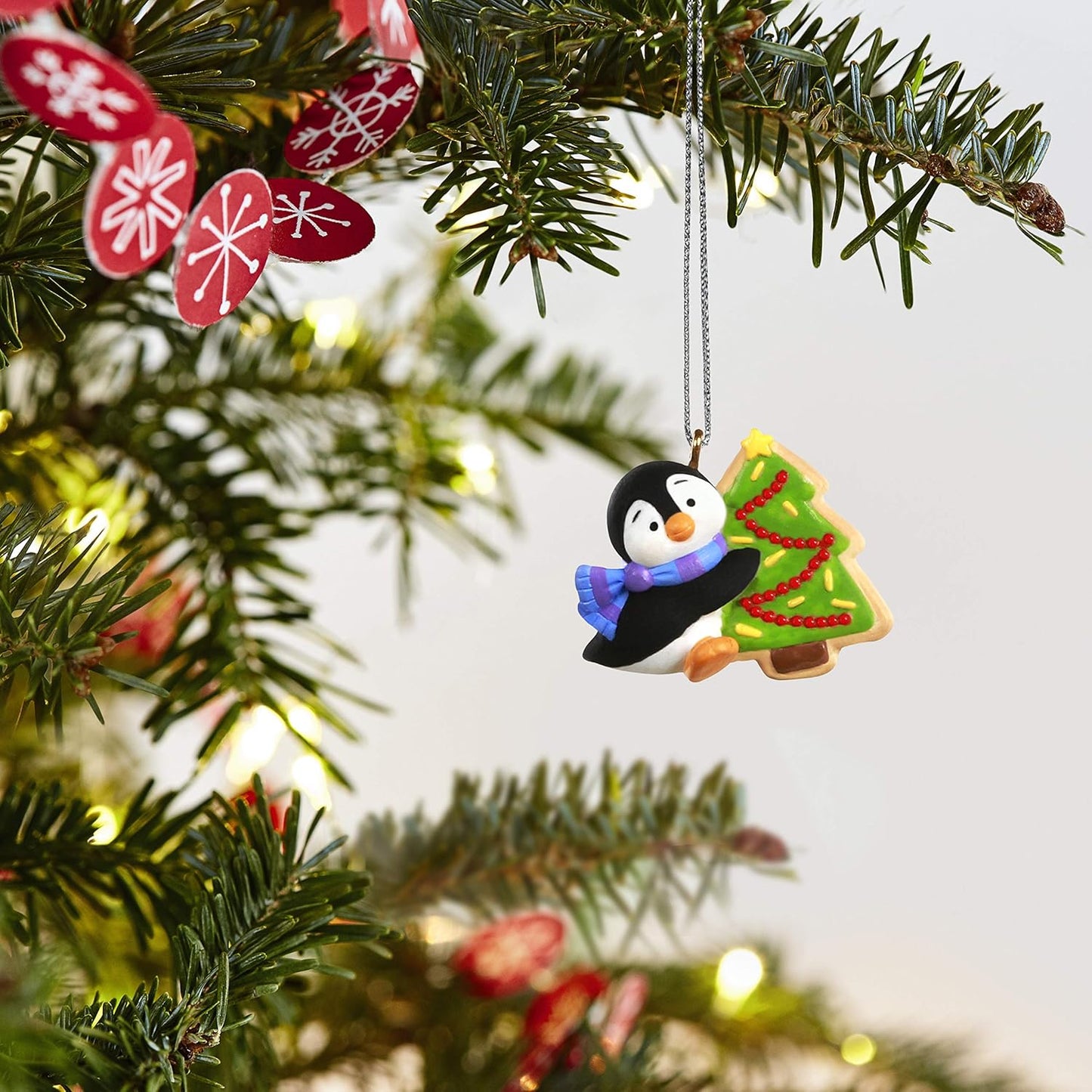 2020 A Christmas Cookie Hallmark Ornament (Petite Penguins) QXM8271