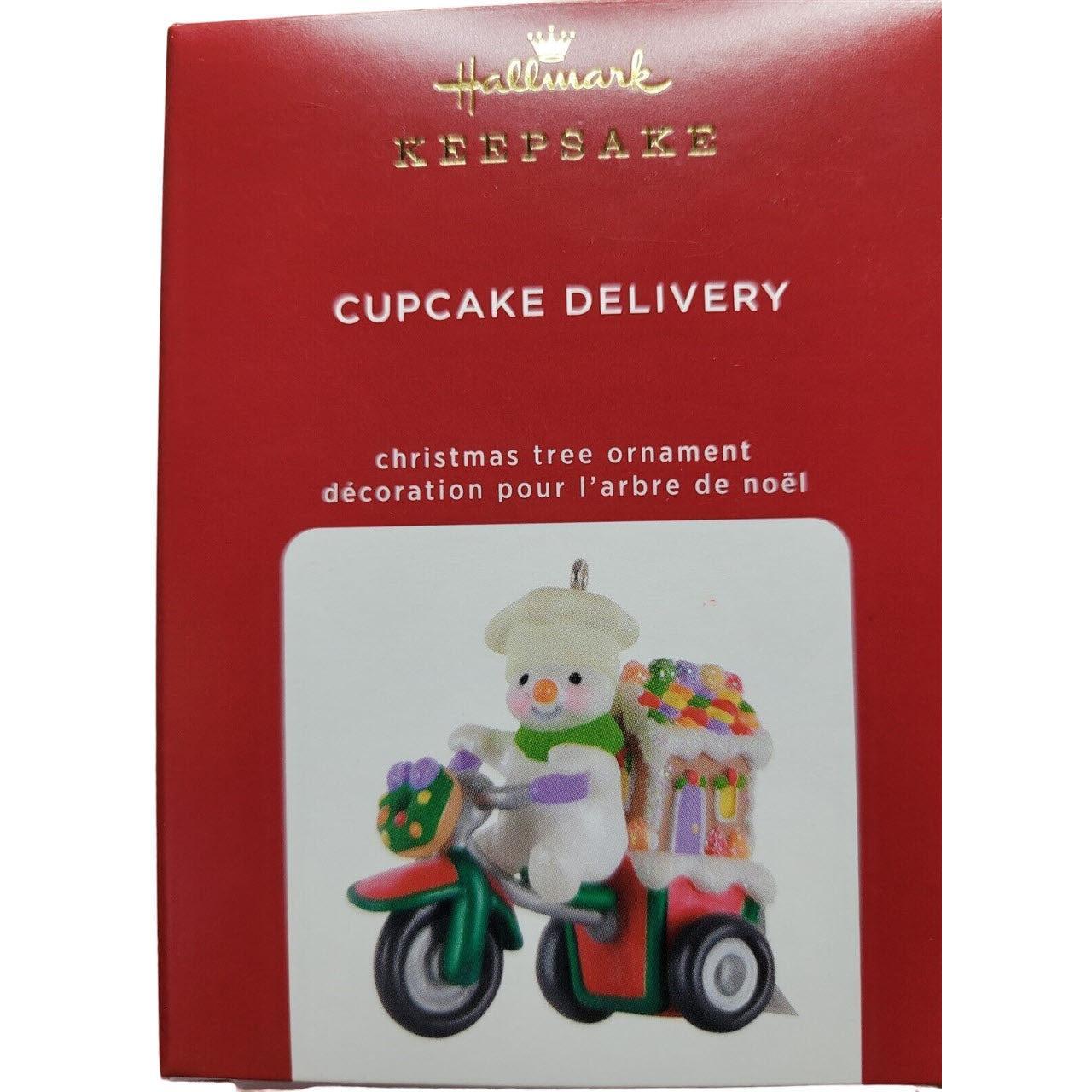2020 Gingerbread Delivery Hallmark Ornament (Holiday Parade) QXE3284
