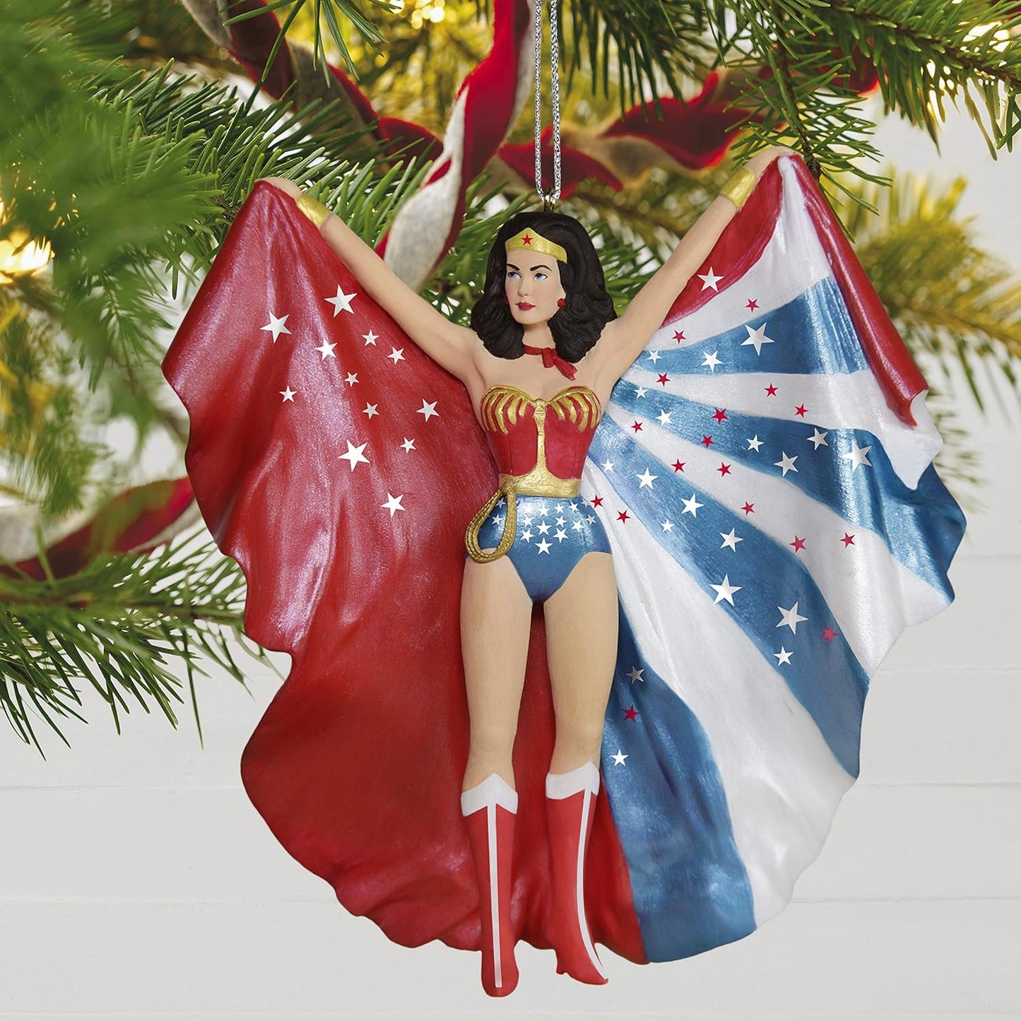 2020 Lynda Carter as Wonder Woman Hallmark Ornament (Super Heroes) QXI2354