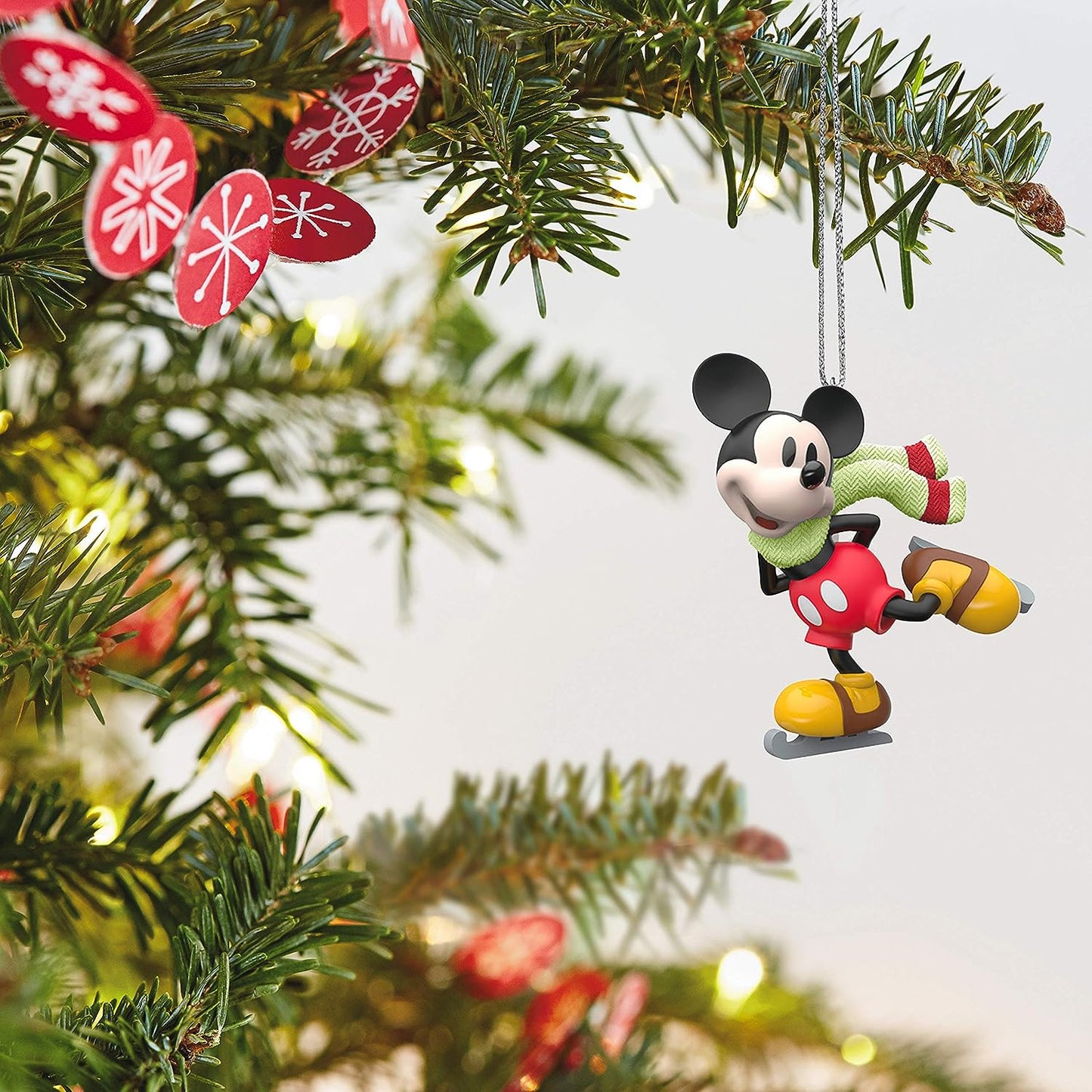 2020 Mickey on Ice Hallmark Ornament (Mickey Mouse & Friends) QXM8174