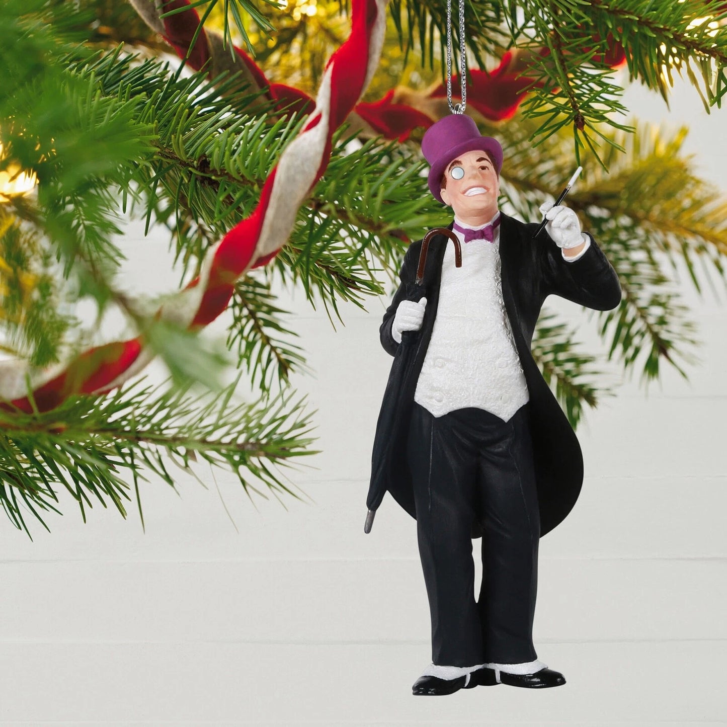 2020 The Penguin Hallmark Ornament (Batman) QXE3221